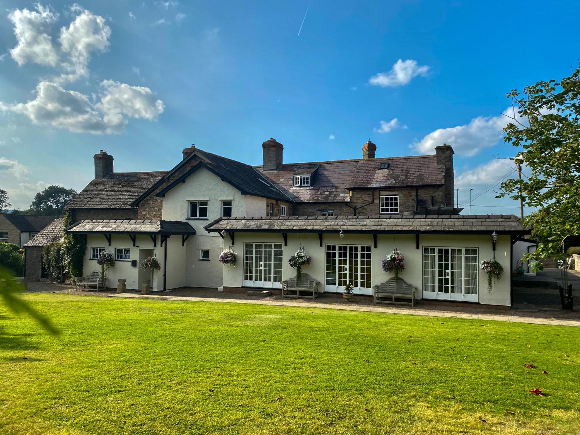 Three Cocks Hotel Брекон Экстерьер фото