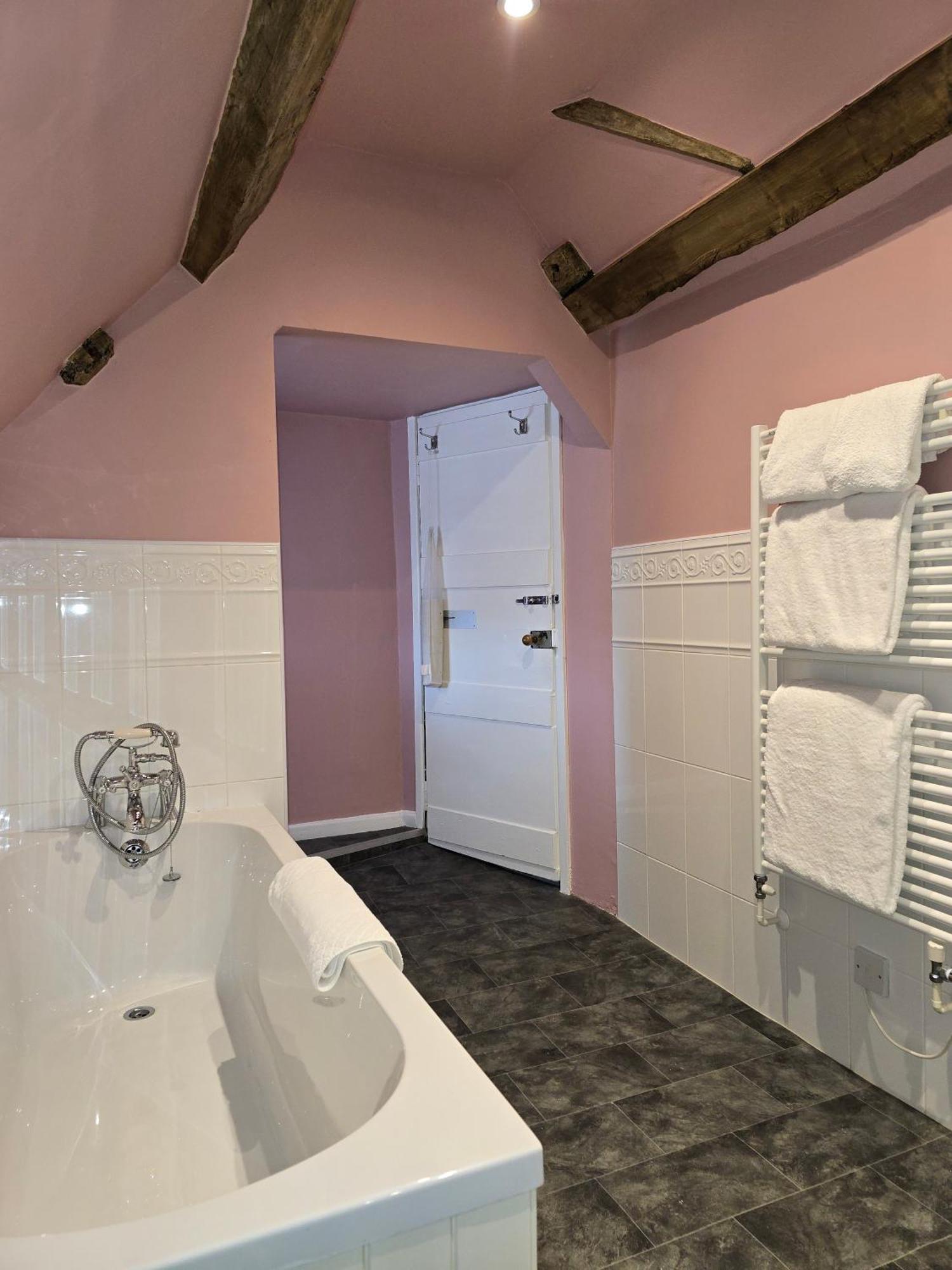 Three Cocks Hotel Брекон Экстерьер фото